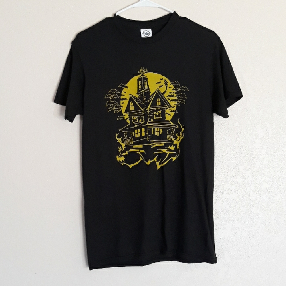 Halloween t-shirt NWOT